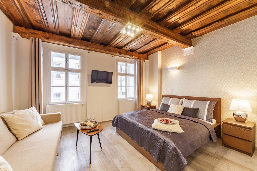 Downtown Royal Apartments Ceske Budejovice Dış mekan fotoğraf